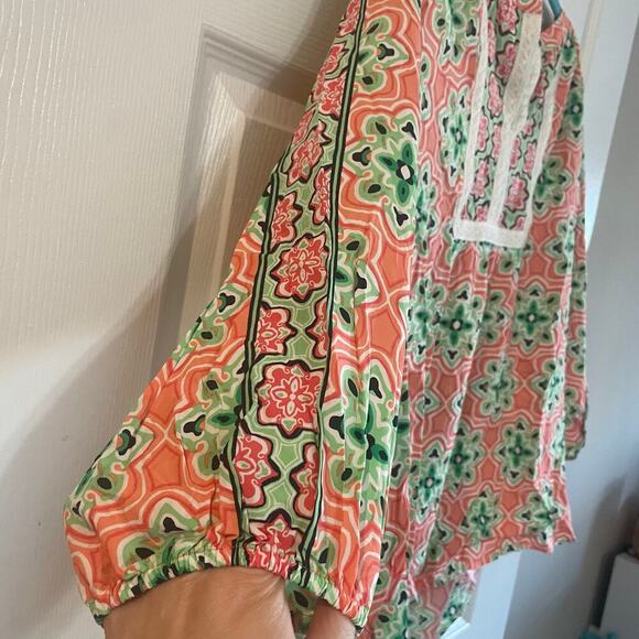 Crown & Ivy Blouse Women's Pink and Green 3/4 Sleeve V-Neck Crochet Sz OX - Picture 3 of 11